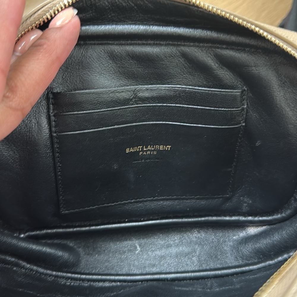 Saint Laurent mini Lou
Used a handful of time/scratches on front logo - Picture 8 of 8